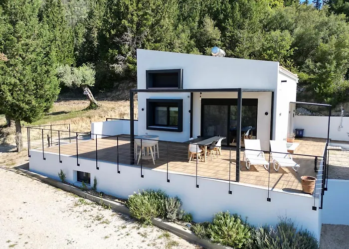 Vasiliki Houses